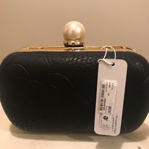 Black Clutch